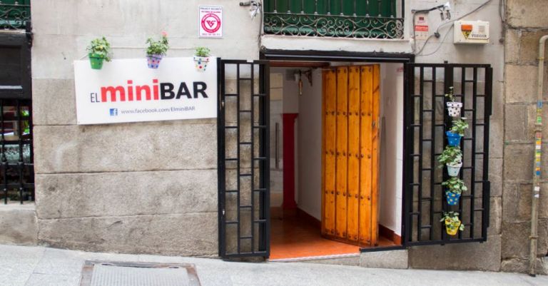 Πρωτότυπη καμπάνια από μπαρ : Πληρώνεις τώρα, πίνεις μετά την άρση του lockdown