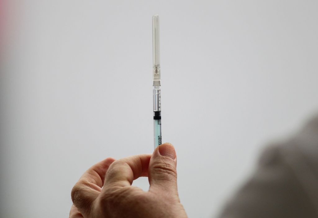 Ιστορίες εμβολιασμού από τον κόσμο: Στη Γερμανία χορήγησαν… κατά λάθος πενταπλή δόση