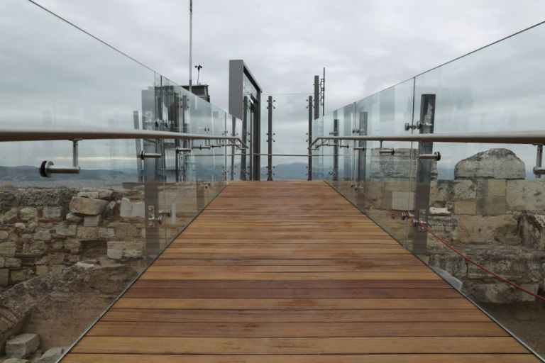 Ακρόπολη : Φωτογραφίες του νέου ανελκυστήρα για ΑμεΑ