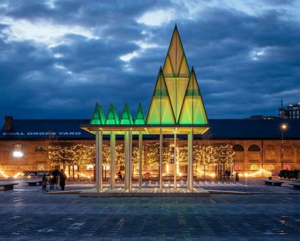 «Electric Nemeton»: Ένα φουτουριστικό χριστουγεννιάτικο χωριό