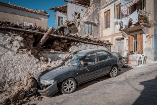 Σεισμός στη Σάμο : Βίντεο με τις εικόνες καταστροφής και το τσουνάμι που ακολούθησε τα 6,7 Ρίχτερ