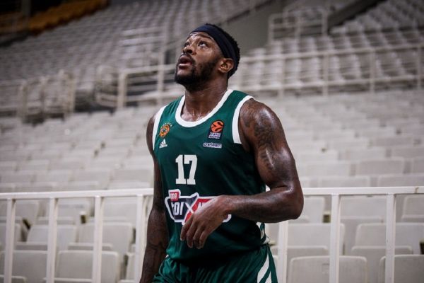 Φόστερ : «Να… χτίσουμε πάνω στη νίκη επί της Αρμάνι σε Ελλάδα και Ευρώπη»