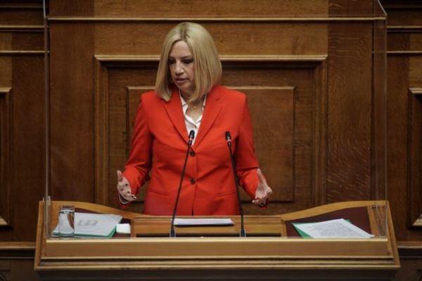 Γεννηματά : Όσο απλώς θα περιμένουμε το εμβόλιο θα μετράμε απώλειες