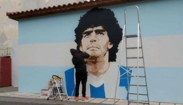 Μαραντόνα : Ο street artist που έφτιαξε το εκπληκτικό γκράφιτι μιλά στο in.gr