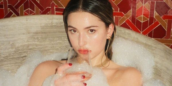 Η κόρη του Στιβ Τζομπς σε διαφήμιση εταιρίας καλλυντικών