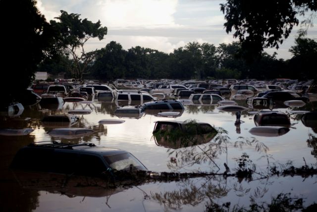 Η απόλυτη ανθρώπινη τραγωδία σε εικόνες : Ονδούρα ένα μήνα μετά το χτύπημα των κυκλώνων
