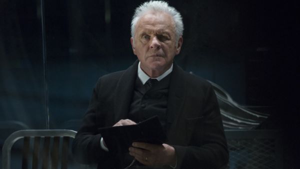 Άντονι Χόπκινς: Απαγγέλλει «Άμλετ» για να καταπολεμήσει την καραντίνα