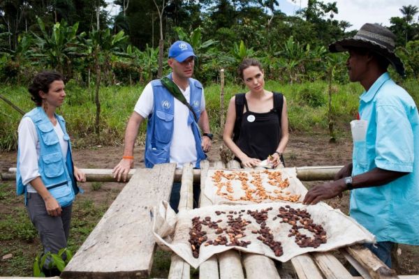 Angelina Jolie: Χρειάζεται μια νέα προσέγγιση στην ανθρωπιστική βοήθεια