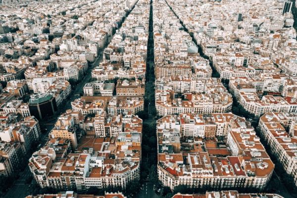 Βαρκελώνη : Μεταμορφώνεται για να νικήσει τη ρύπανση και τον συνωστισμό