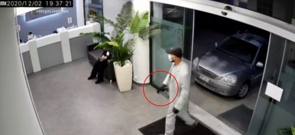 Σπάτα : Βίντεο ντοκουμέντο από ληστεία σε διαγνωστικό κέντρο