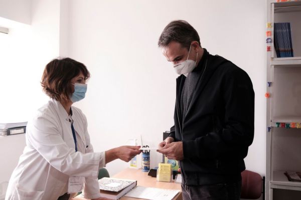 Κοροναϊός – Μητσοτάκης : Πρέπει να εμβολιαστεί πάνω από το 50% του πληθυσμού