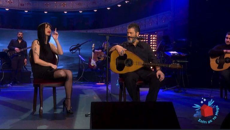 Πάολα και Μανώλης Κονταρός στη σκηνή του «Σπίτι με το MEGA» μέχρι να… κάνει ξαστεριά