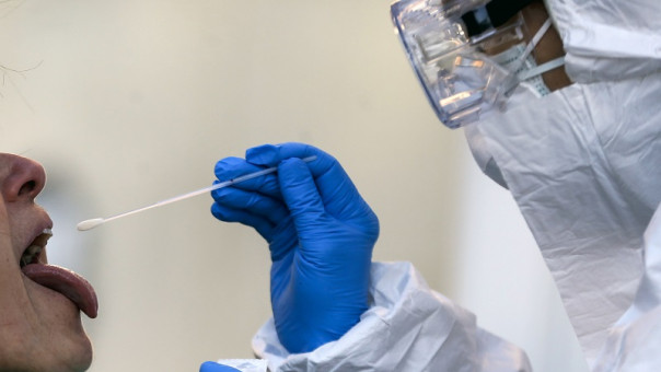 Πέτσας: Ξεκινά το πρόγραμμα μαζικών rapid test – 12.000 έλεγχοι