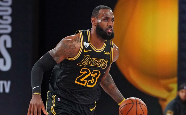 Λέικερς : Με ΛεΜπρόν κόντρα στους Μάβερικς