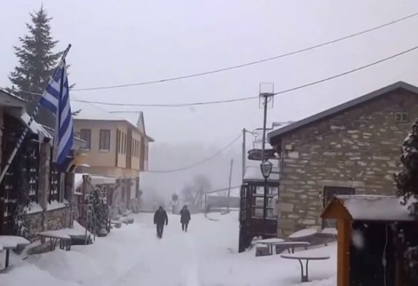 Ανάρπαστες βίλες και σαλέ σε δημοφιλείς προορισμούς για… όποτε λήξει το lockdown