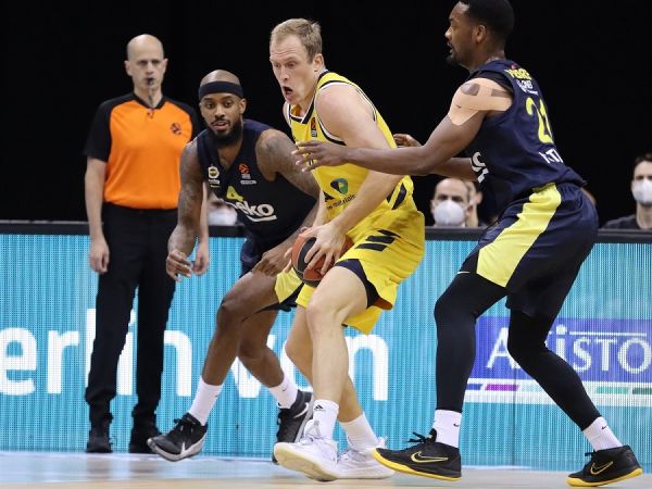 Η Άλμπα διέλυσε την Φενέρ (89-63)