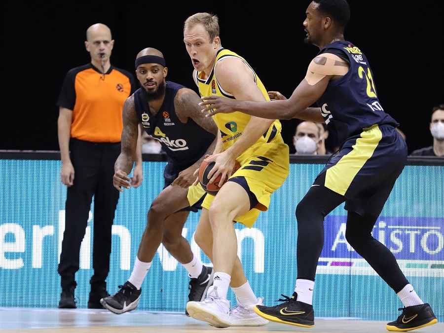 Η Άλμπα διέλυσε την Φενέρ (89-63)