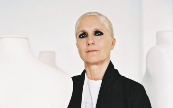 Η καλλιτεχνική διευθύντρια του Dior στα Ανώγεια – Ινκόγκνιτο επίσκεψη στους αργαλειούς