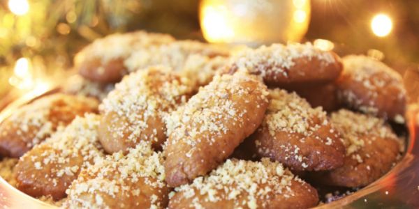 Βέφα Αλεξιάδου: Τα 8 μυστικά για τέλεια μελομακάρονα!