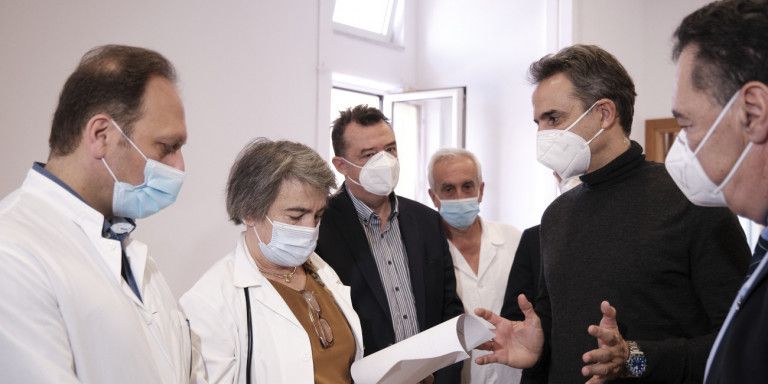 Μητσοτάκης για εμβόλιο: Ανάγκη να πειστούν οι επιφυλακτικοί -Έρχεται γενική εκστρατεία πληροφόρησης