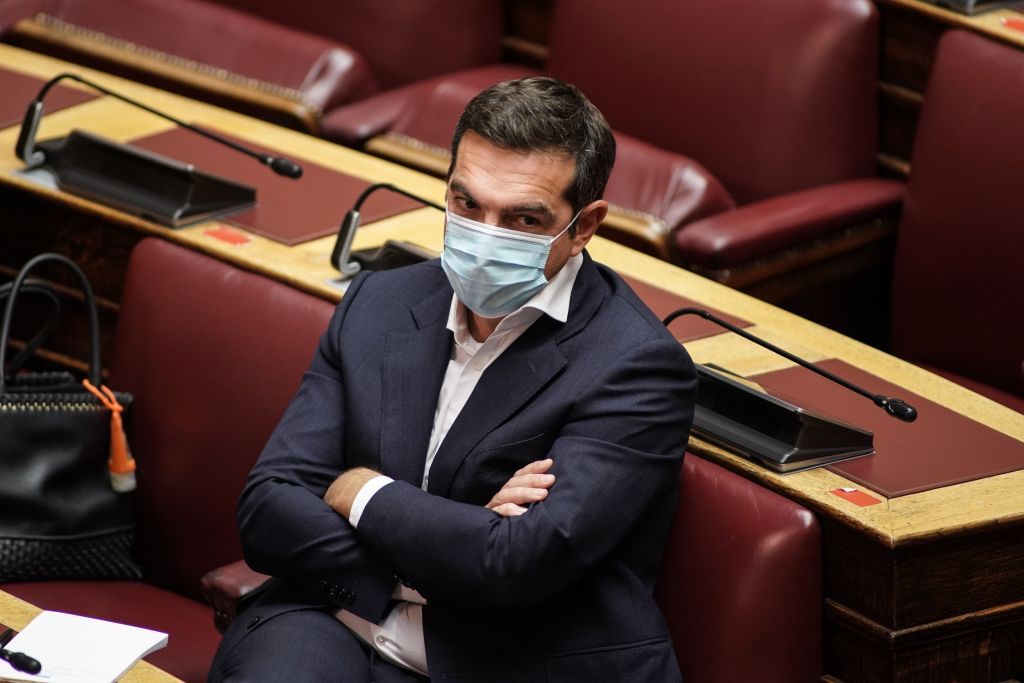 Πέτσας : Ο Τσίπρας προτιμά να τον ξέρουν ως το «λαϊκό παιδί» της Κυψέλης