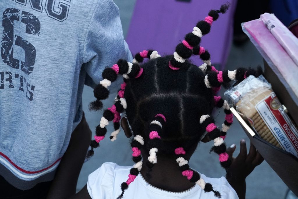 Προσφυγικό : Καταργείται η φύλαξη ασυνόδευτων ανηλίκων σε αστυνομικά τμήματα