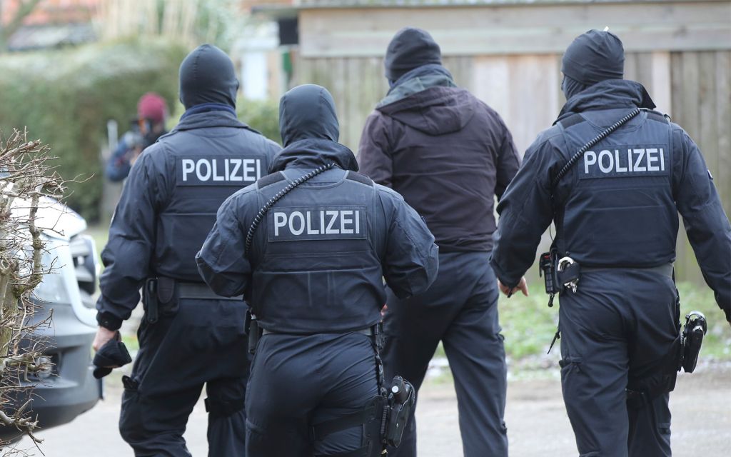 Γερμανία : Γεμάτη με «αυγά του φιδιού» η αστυνομία, συναγερμός στο Βερολίνο