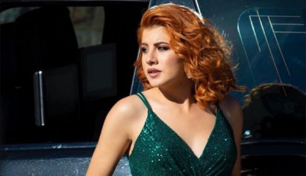 The Bachelor : H 21χρόνη τσιρλίντερ Νικολέττα πήρε το μονόπετρο