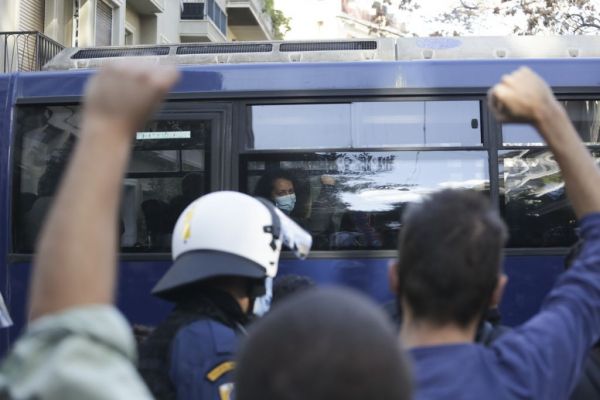 Δικαιώματα σε κίνδυνο