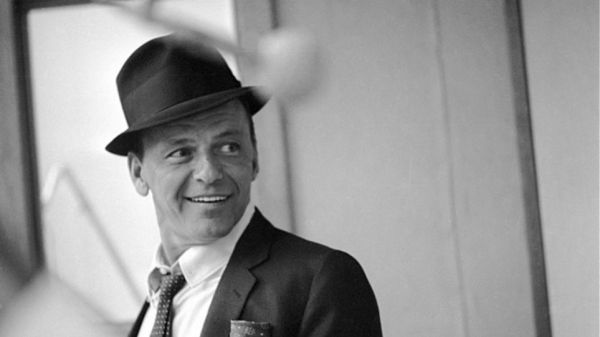 Φρανκ Σινάτρα : Ο περίεργος ζεν πρεμιέ που λάτρεψαν οι γυναίκες