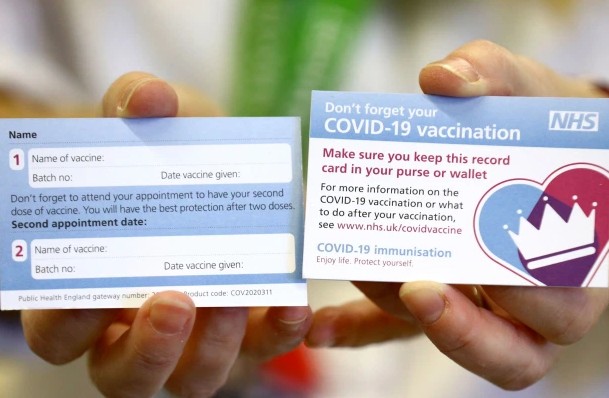 Βρετανία : Έρχονται «ταυτότητες εμβολιασμού» – Πώς θα χρησιμοποιηθούν