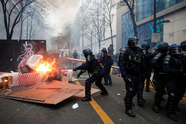 Παρίσι : 22 συλλήψεις στα επεισόδια για το νομοσχέδιο ασφάλειας