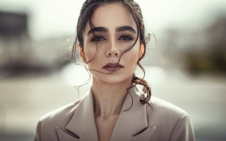 5+1 εύκολα, αλλά εντυπωσιακά χτενίσματα για τα ρεβεγιόν