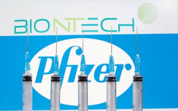 Comirnaty: Πώς γεννήθηκε το όνομα του εμβολίου της Pfizer – Το παρασκήνιο