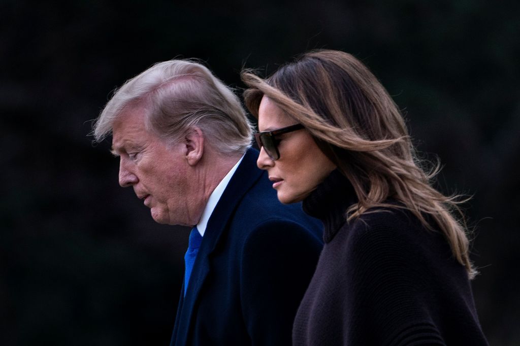 Η «σωσίας» της Μελάνια επέστρεψε – Τι πυροδότησε ξανά τις θεωρίες συνωμοσίας