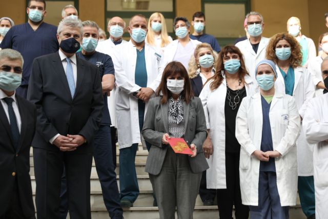 Σακελλαροπούλου : Το 2020 – 2021 ανήκει σε γιατρούς και νοσηλευτές