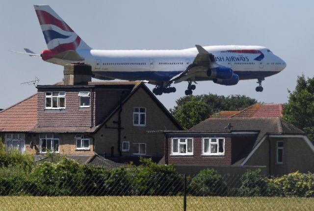 Αναστολή πτήσεων από τη Βρετανία στη Δανία – Από πότε ισχύει