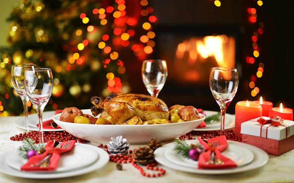 Σπιτικό φαγητό ή... delivery - Πόσο θα στοιχίσει το Χριστουγεννιάτικο τραπέζι αναλόγως τα γούστα
