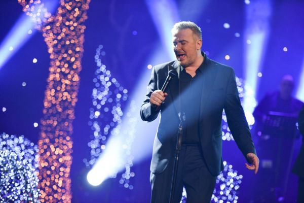 «Όλα τα δάκρυα»: Ο Αντώνης Ρέμος καταρρίπτει την θεωρία ότι οι άνδρες δεν κλαίνε