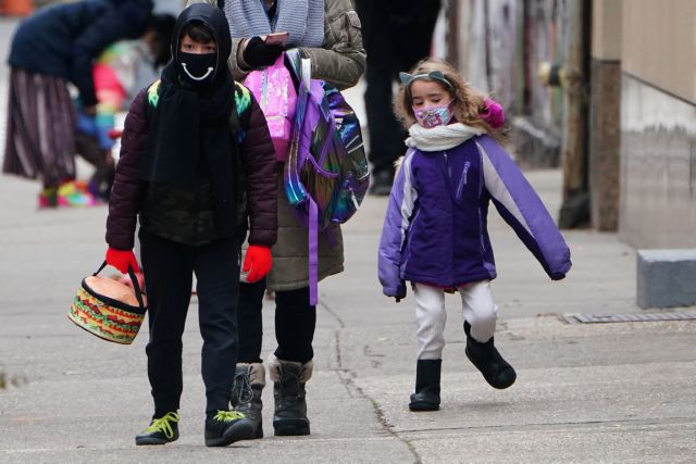 Κοροναϊός : Ίδια η συχνότητα μόλυνσης παιδιών – ενηλίκων