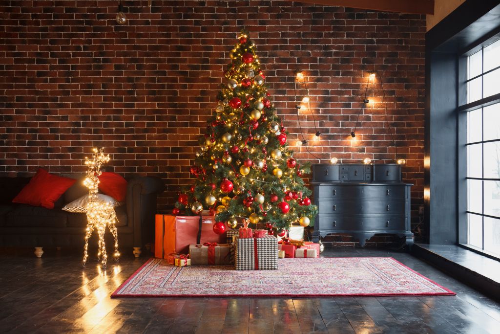 Στολισμός Χριστουγεννιάτικου δένδρου: Η ιστορία του και η πρώτη εμφάνιση στην Ελλάδα