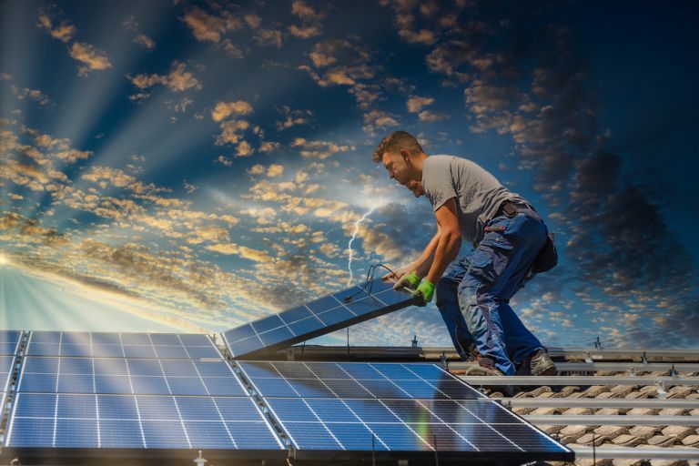 Οικιακά φωτοβολταϊκά : Γιατί αξίζει να παράγουμε το δικό μας ρεύμα