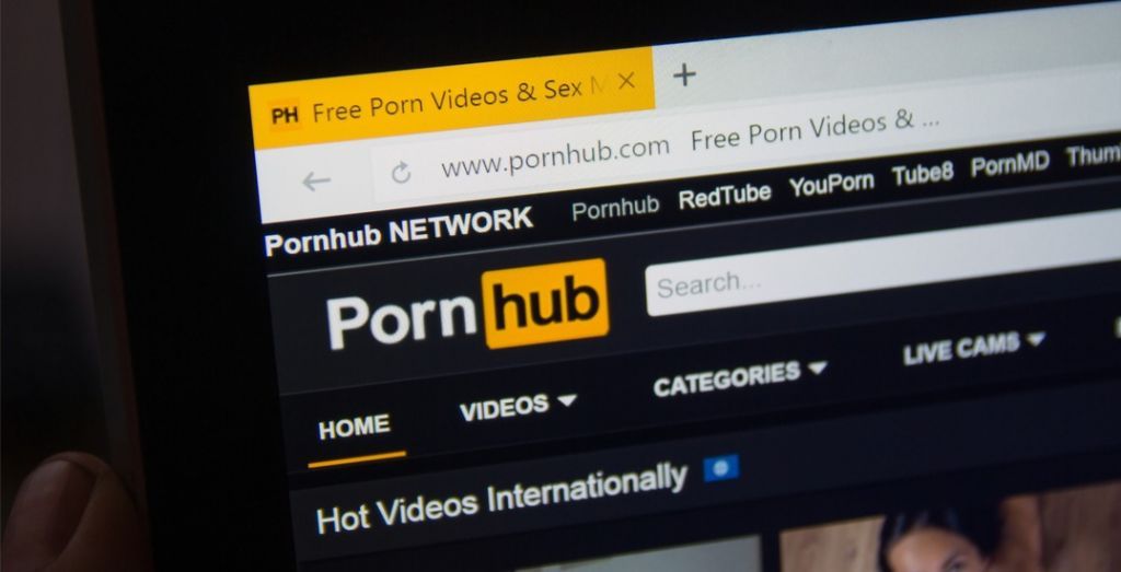 Pornhub : 40 μοντέλα διεκδικούν 80 εκατ. από την πλατφόρμα