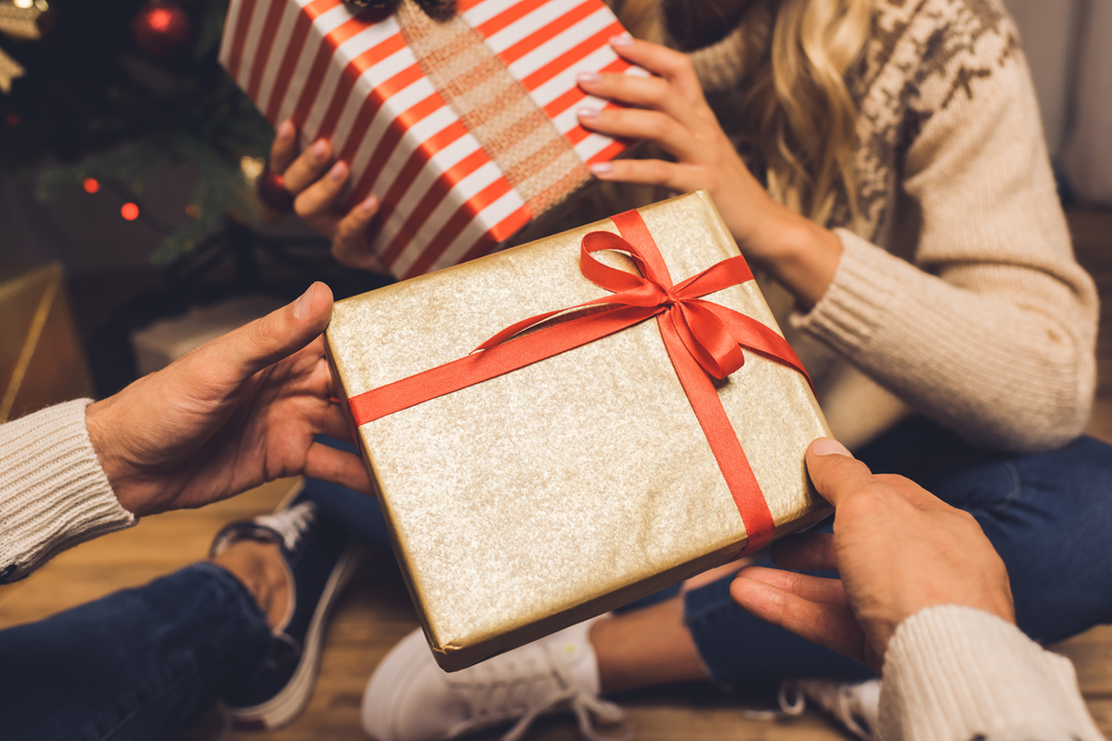 Secret Santa: Τα καλύτερα δώρα που θα ανταλλάξετε με τους φίλους σας