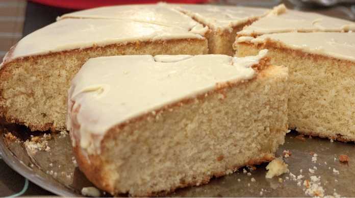 Εύκολη βασιλόπιτα-κέικ για γούρι και σπιτικό άρωμα