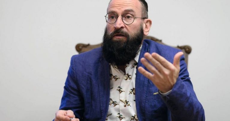 Βρυξέλλες : Ακροδεξιός και ομοφοβικός ο ευρωβουλευτής που συνελήφθη σε πάρτι οργίων