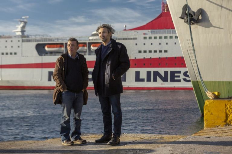 Δημοτικό Θέατρο Πειραιά : Ηθοποιοί βγαίνουν στην πόλη και συνομιλούν μαζί της