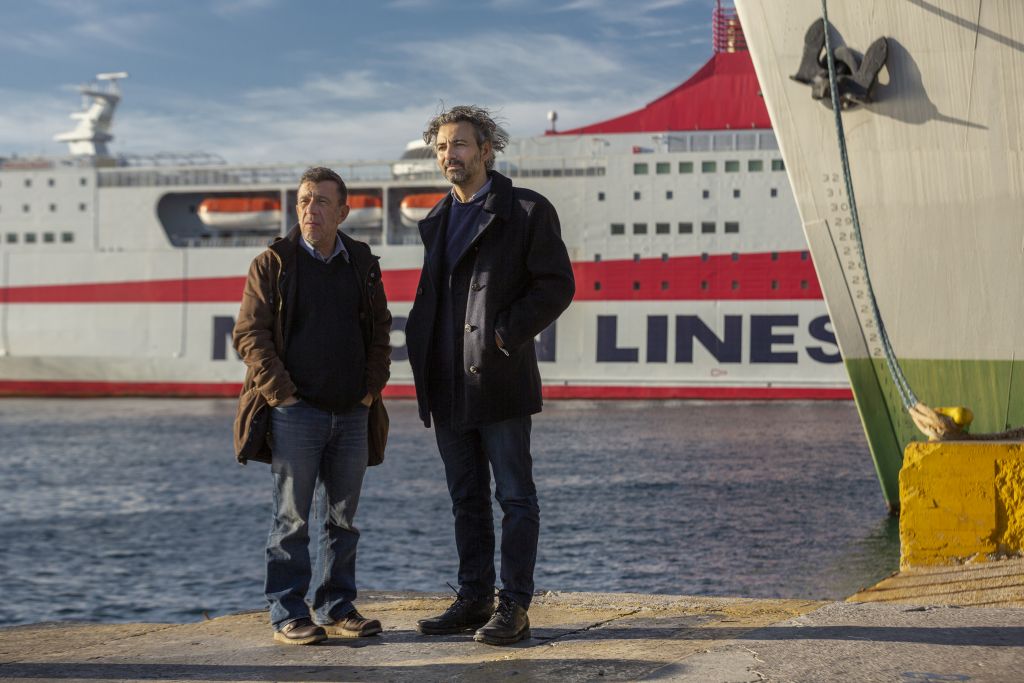 Δημοτικό Θέατρο Πειραιά : Ηθοποιοί βγαίνουν στην πόλη και συνομιλούν μαζί της