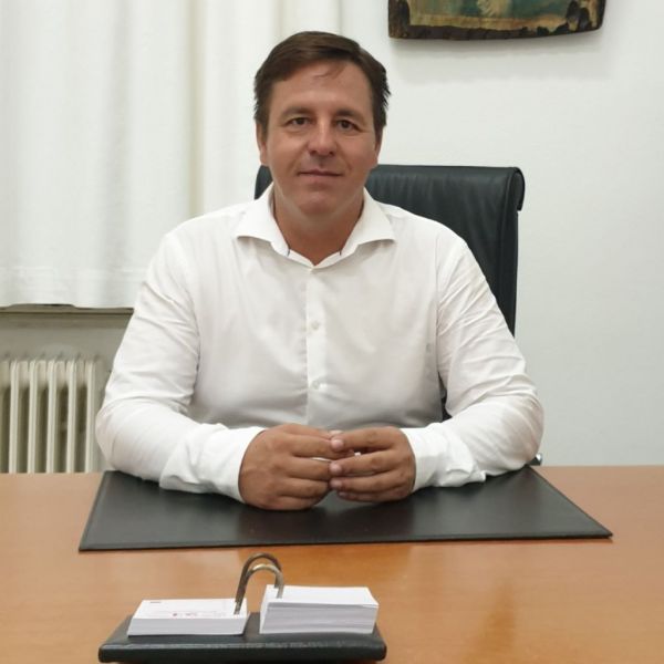 Δίνουμε bonus 8.000 ευρώ για να έρθει παιδίατρος στην Ιο