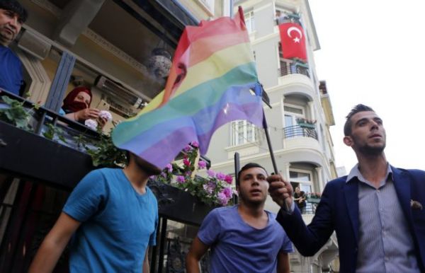 Τουρκία: Αντιμέτωποι με τρία χρόνια φυλάκισης επειδή τόλμησαν να γιορτάσουν το Pride
